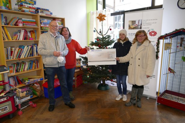 Donation to the avitea works council's association Mit uns durchs Leben (With us through life)