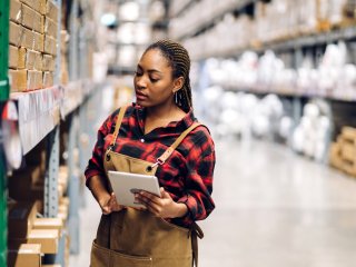 Warehouse employee from International Recruiting