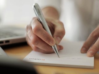 avitea employee takes notes