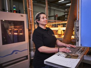 Industrial employee at avitea in the production hall