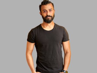 Bearded man with black t-shirt